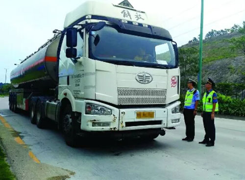 車(chē)輛過(guò)磅檢測(cè)現(xiàn)場(chǎng)